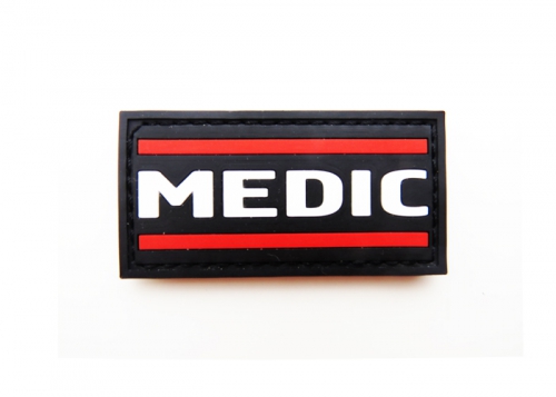 Шеврон с надписью "MEDIC" /черный,белый,красный/ размер 70х35 мм   