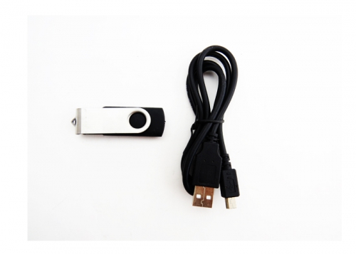 USB-провод и флеш-диск 250 МБ