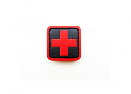 Шеврон с крестом "Медицина" /черный с красным/ размер 30х30 мм    